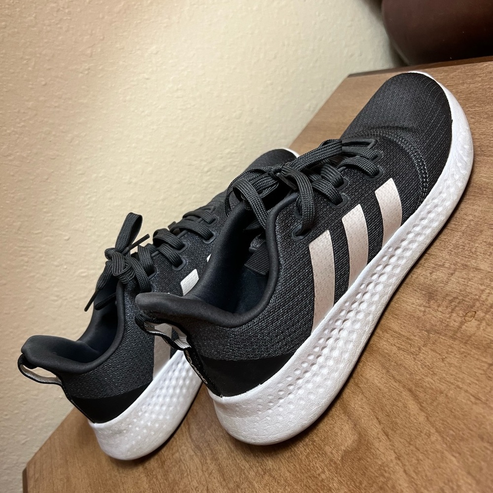 Adidas Womens cloudfoam shoes.  Size 9